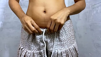 Bhabhi taut vulva poke in shower