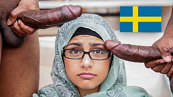 MIA KHALIFA - Min pojkvä_n lå_ter mig inte ha en trekant, så_ jag hade fuckfest med två_ svarta mä_n