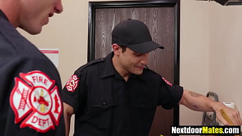 Super-hot firemen tear up sans condom