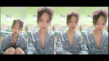 Expensive bum cutie Tao Zhiyak on live broadcast welfare